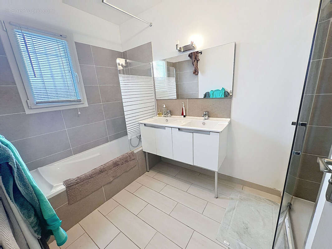 Maison à ROCHEFORT-DU-GARD