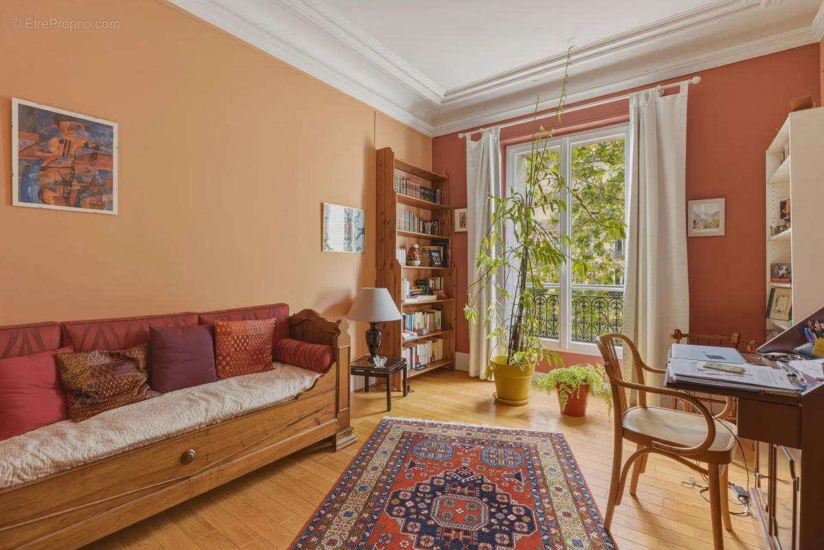 Appartement à PARIS-14E
