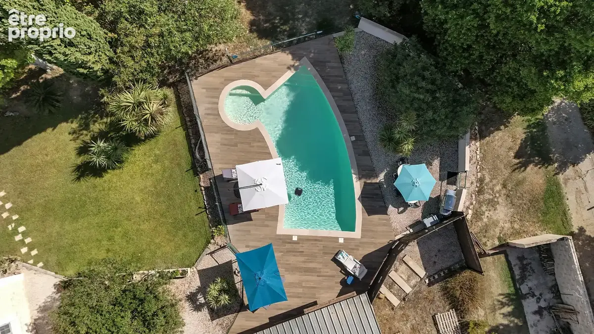 PROPRIETE Nimes 300 m2 Terrain 7.050 m2 avec piscine, pool-house, hangar et dépendances - photo 2