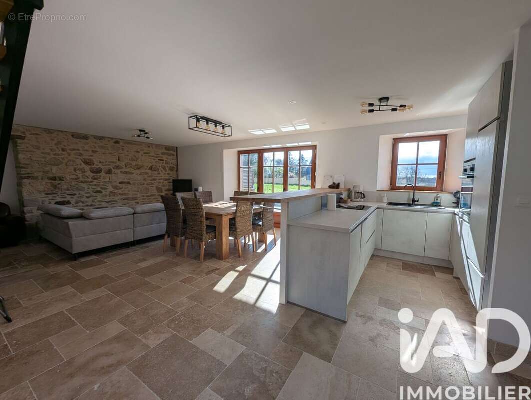 Photo 5 - Maison à LANDEVANT