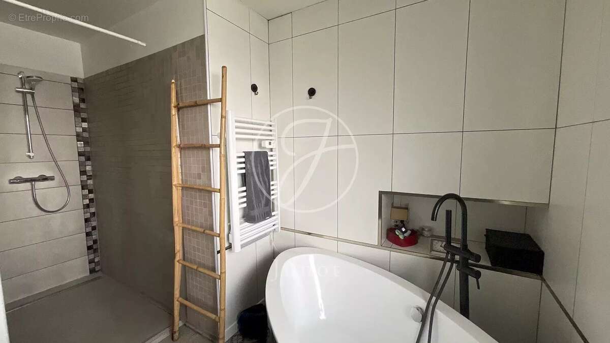 Maison à ENNETIERES-EN-WEPPES