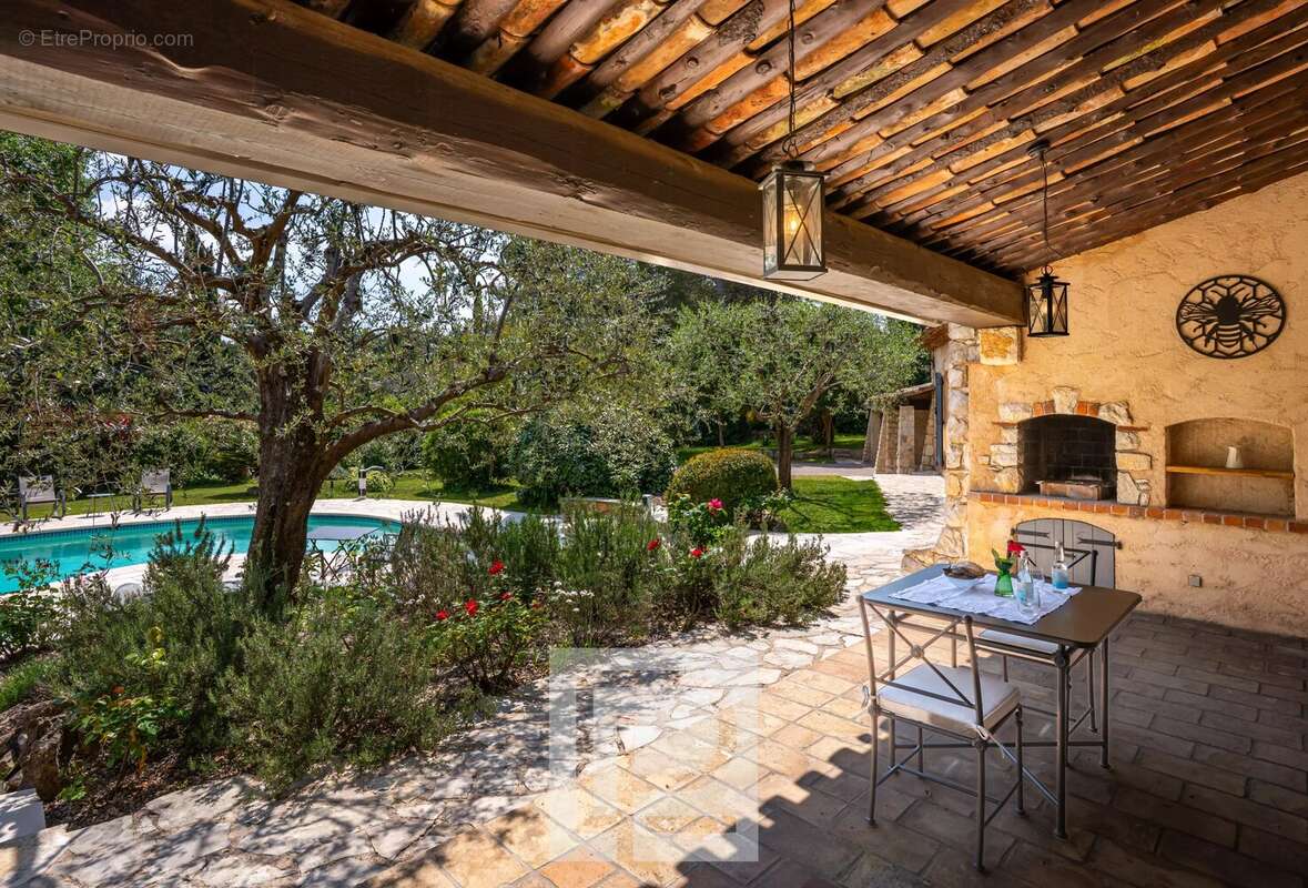 Maison à MOUGINS