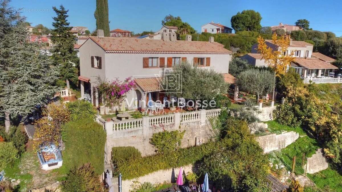 Maison à SAINT-LAURENT-DU-VAR