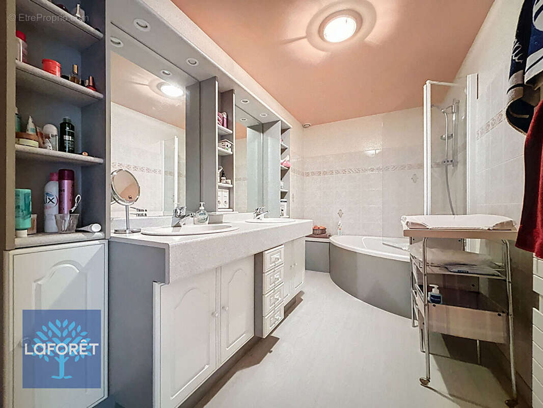 Maison à LA BAZOUGE-DU-DESERT