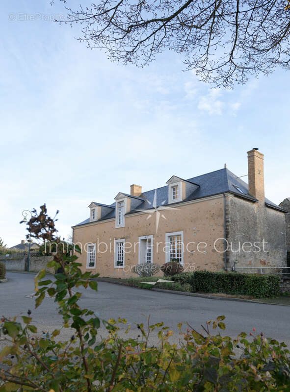 Maison à SABLE-SUR-SARTHE