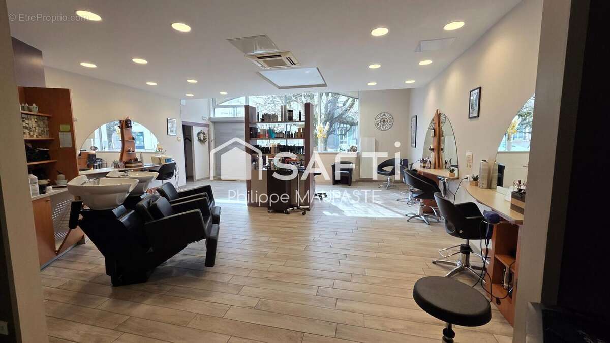 Photo 2 - Commerce à NEVERS