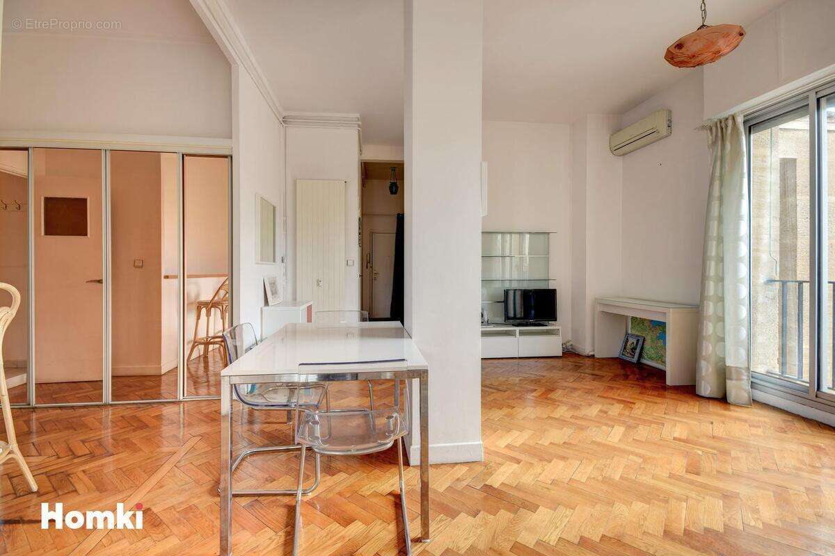 Appartement à MARSEILLE-2E