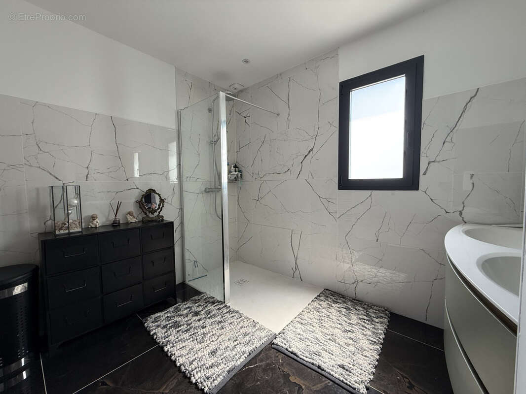 Maison à VAUX-SUR-MER