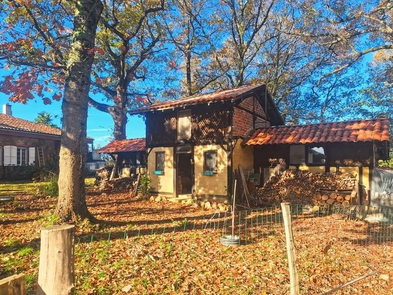 Maison à LE HOUGA