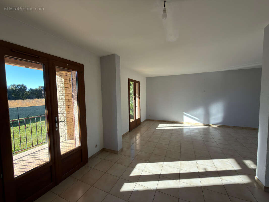 Maison à SAINT-QUENTIN-LA-POTERIE