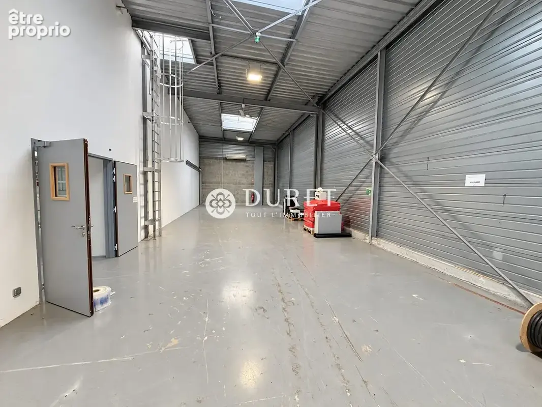 Commerce 705 m² à vendre à Les Herbiers (85500) - photo 4
