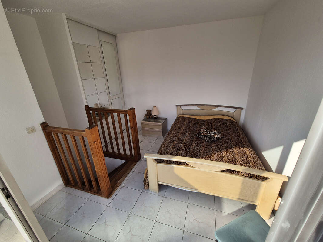 Appartement à SAINT-LAURENT-DU-VAR