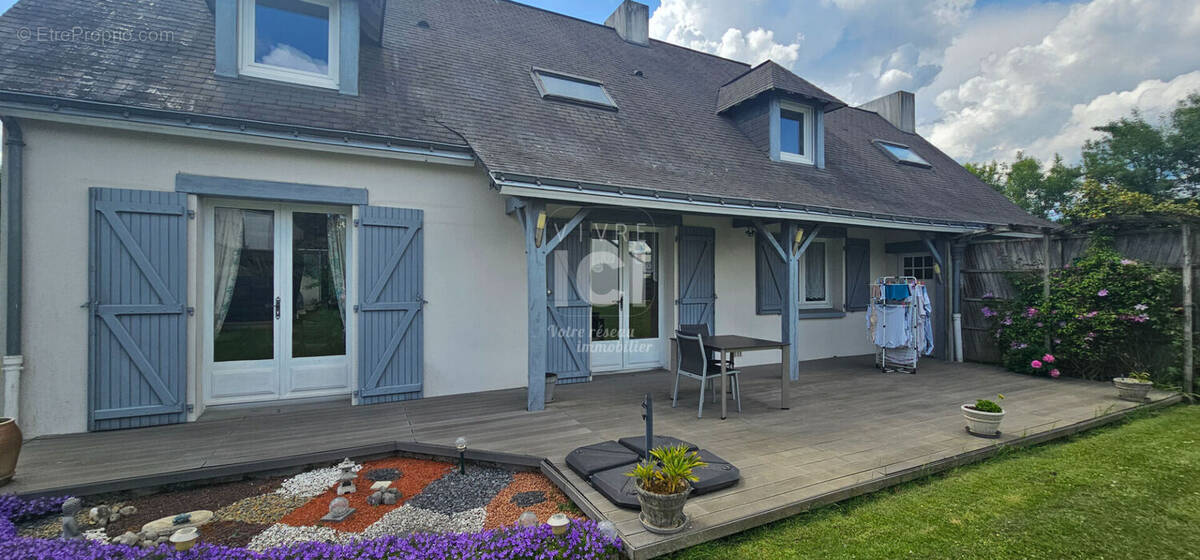 Maison à SAINTE-LUCE-SUR-LOIRE