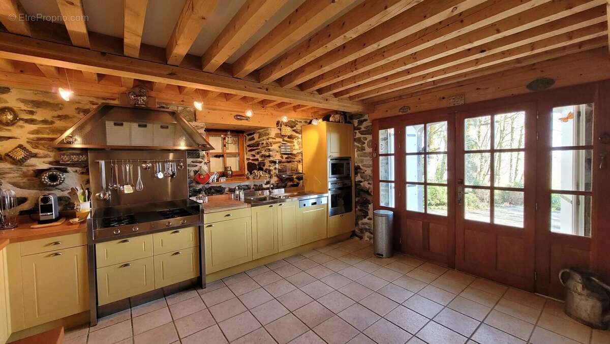 Maison à ARAULES