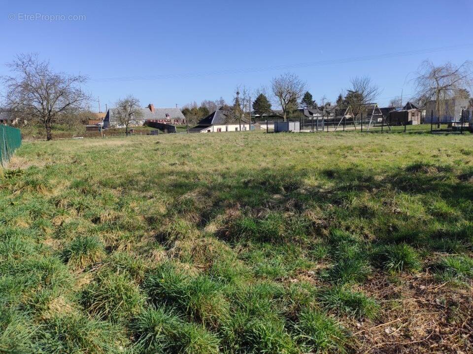 Terrain à NASSANDRES