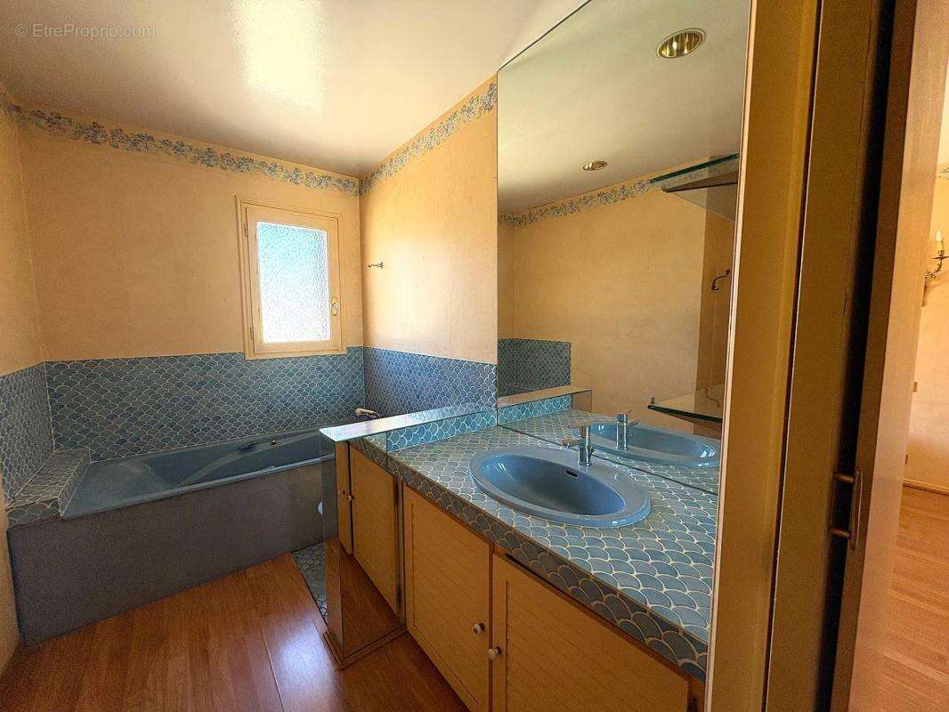 Maison à vendre coeur de ville 130m2 avec piscine et dépendance - photo 14