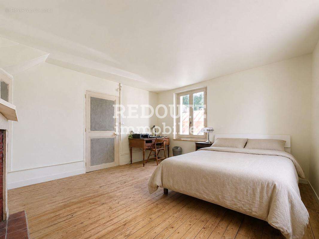 Rethel - à vendre - maison avec cour et dépendances - photo 7