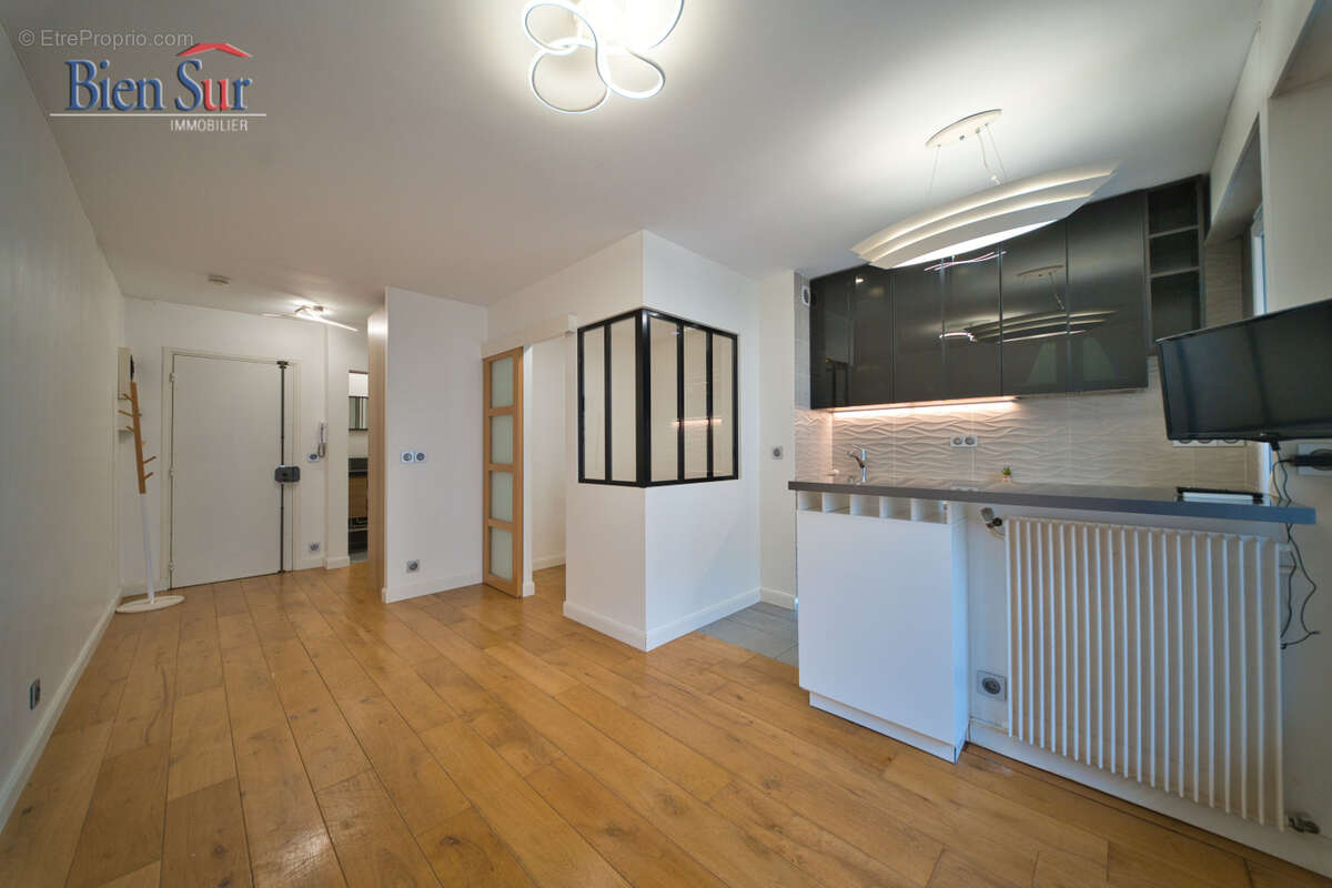 Appartement à PARIS-20E