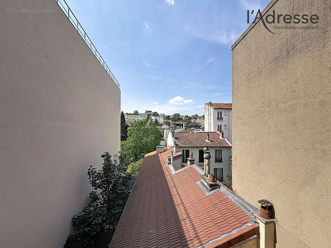 Suresnes Carnot - Appartement 3 pièces 42m² avec beau potentiel - photo 11