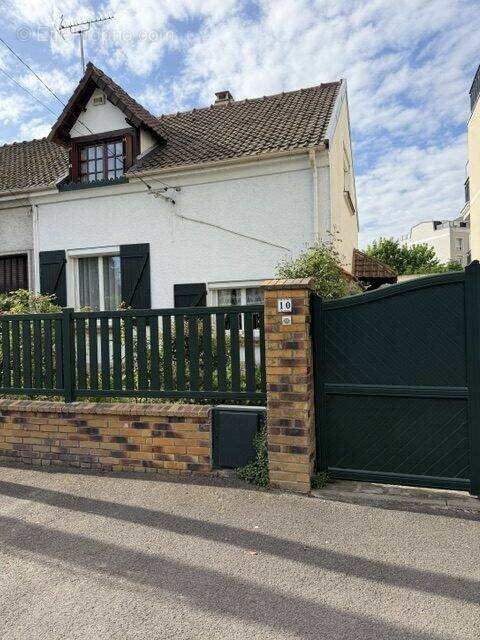 Maison à LE BLANC-MESNIL