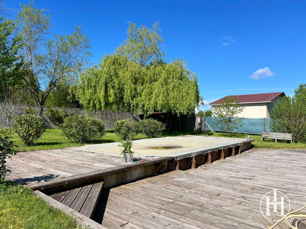 Maison à LA GROUTTE