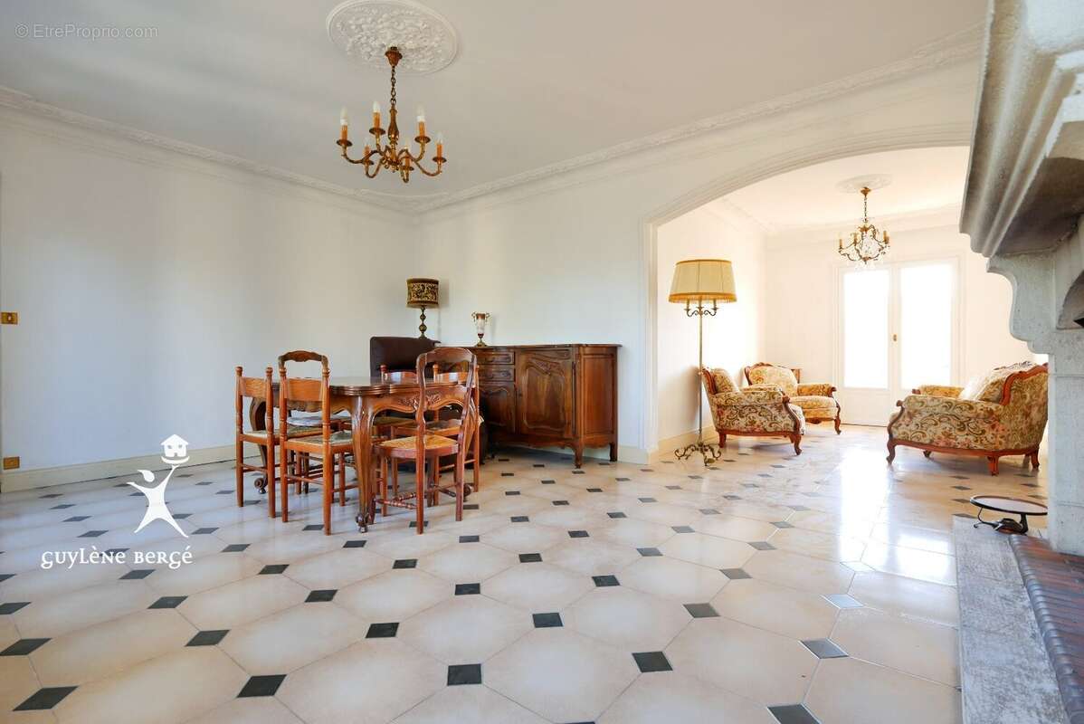 Maison à COURNONTERRAL
