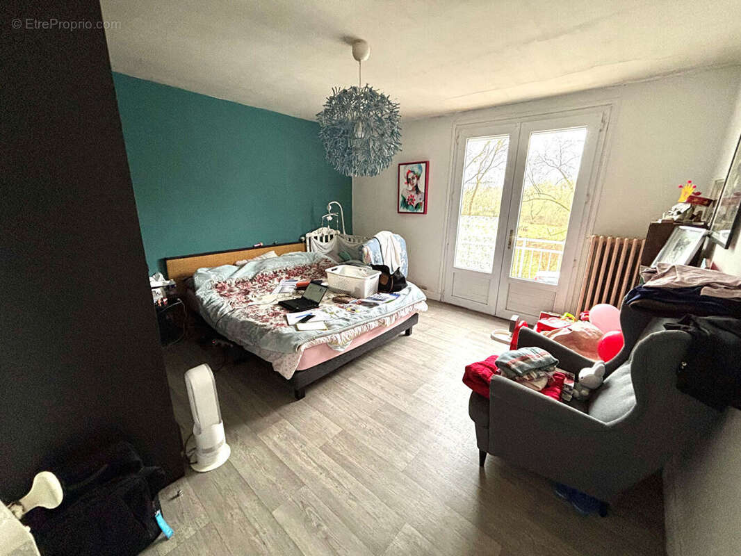 Maison à SAINT-ETIENNE-DE-CHIGNY