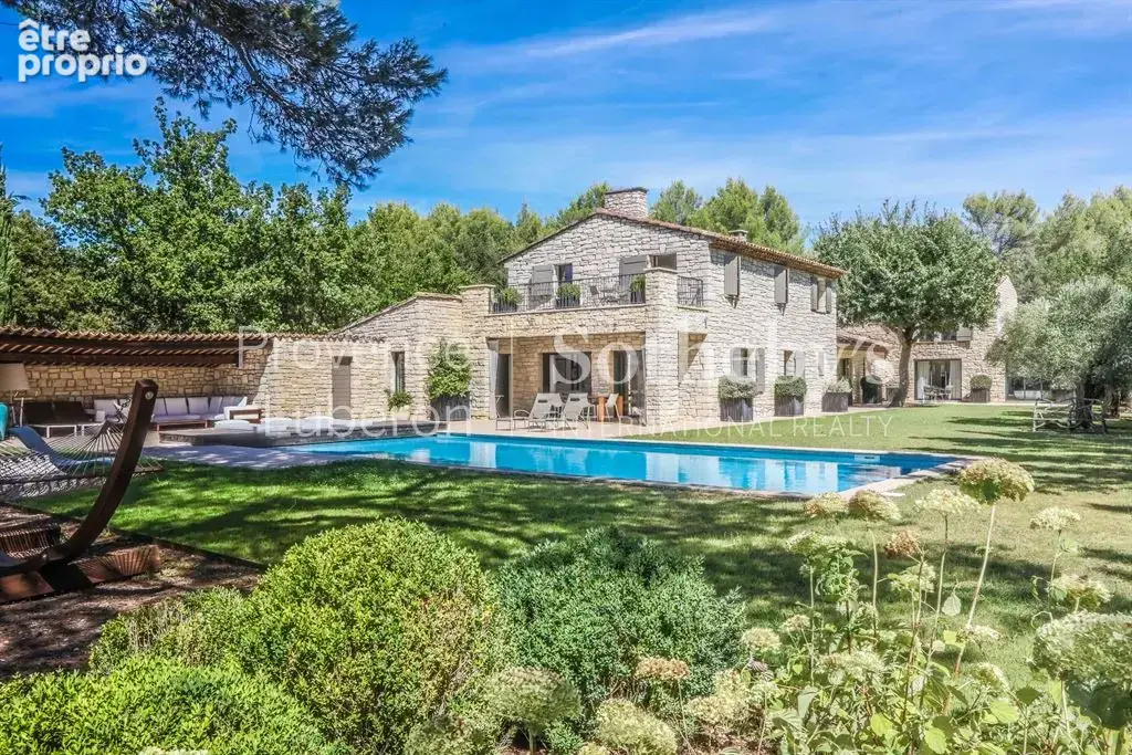 Photo Maison à Saint-Saturnin-Les-Apt au prix de 2 950 000€