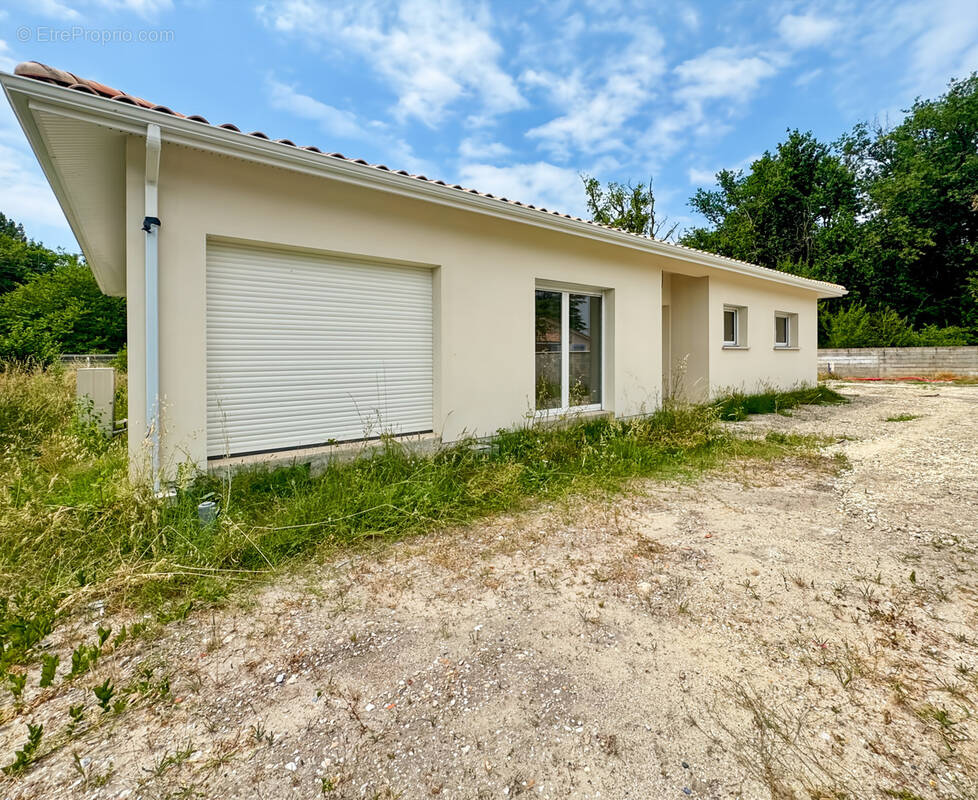 Maison à PAREMPUYRE