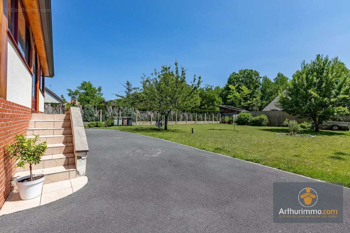 Maison à TRACY-LE-VAL