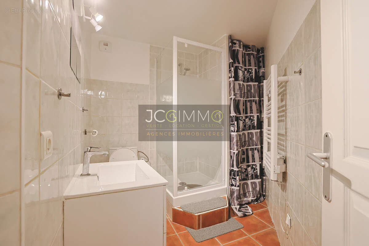 Appartement à CUERS