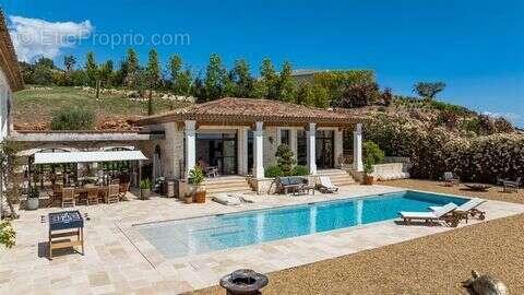 Maison à ROQUEFORT-LES-PINS