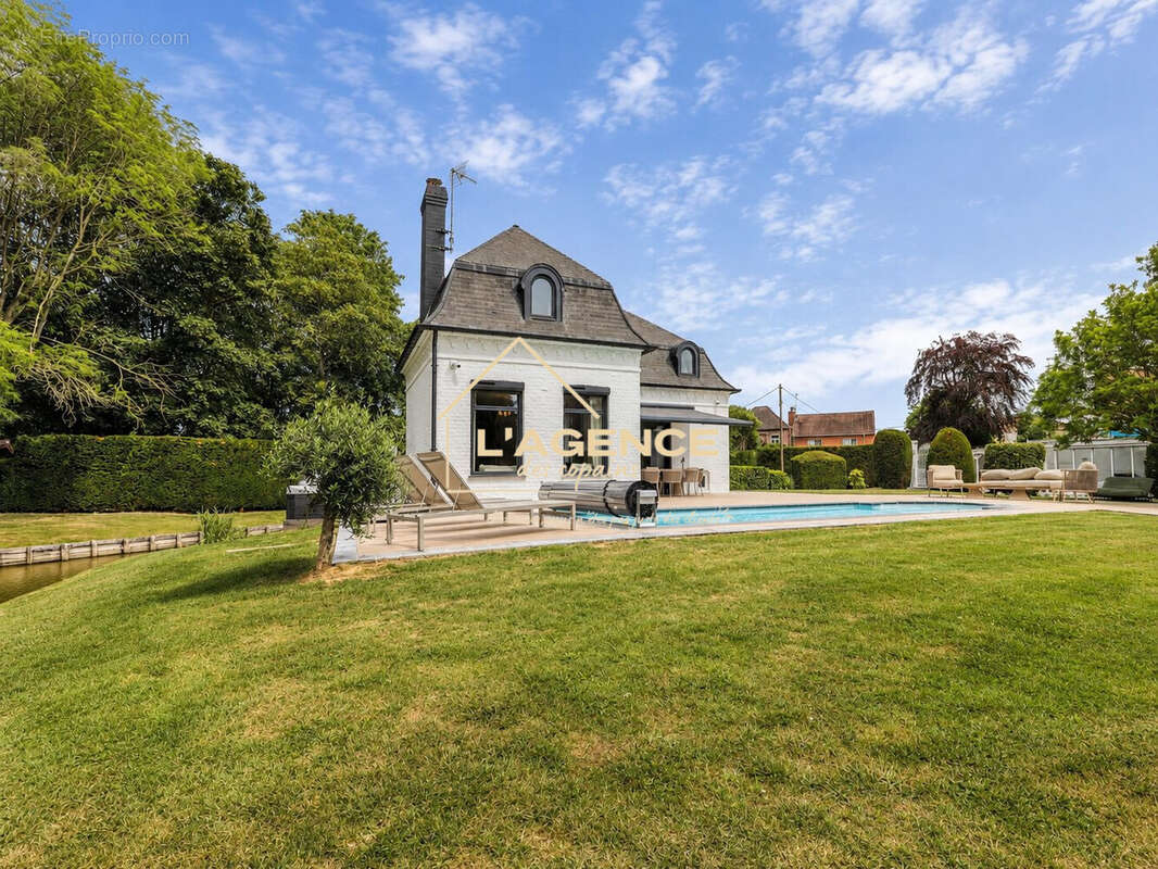 Maison 132 m² à Arneke  - photo 2