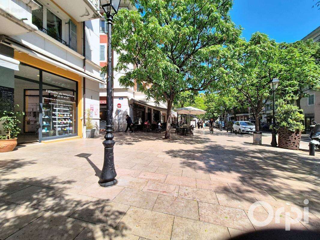 Commerce à CAGNES-SUR-MER
