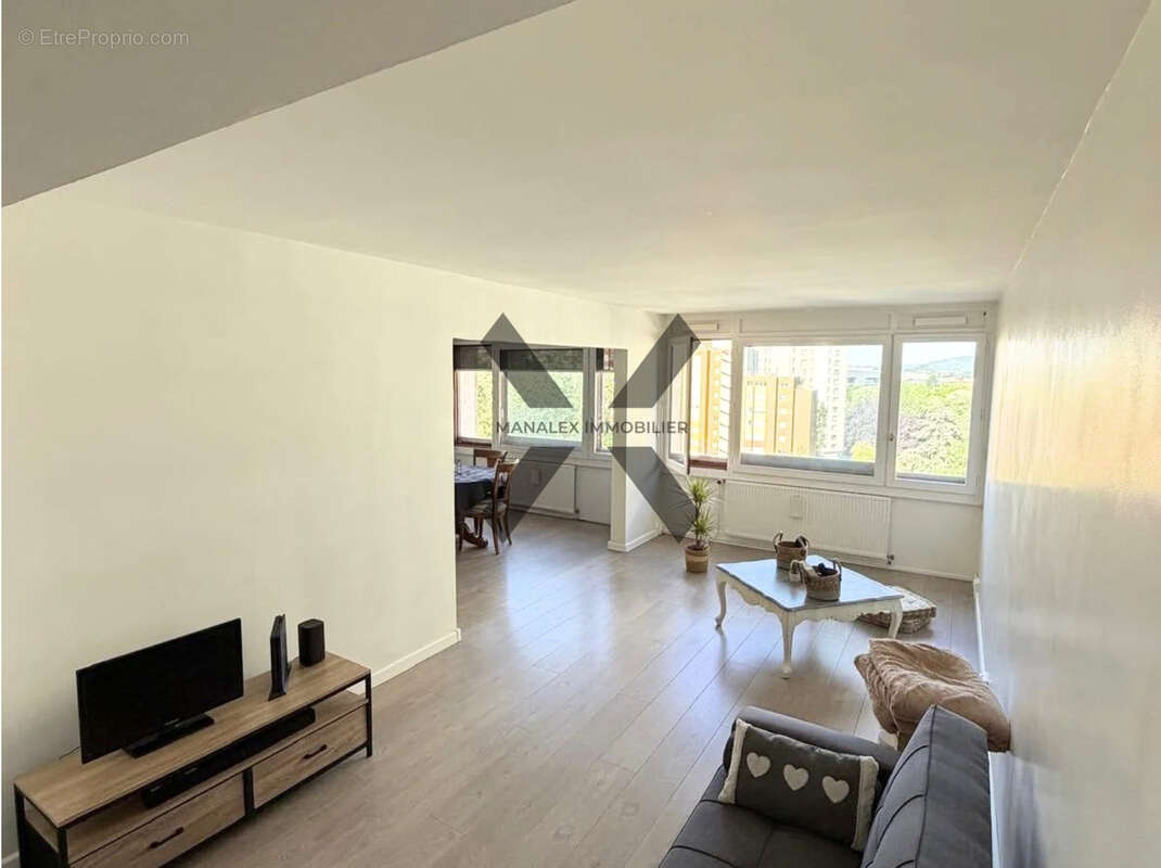 Appartement à SAINT-ETIENNE