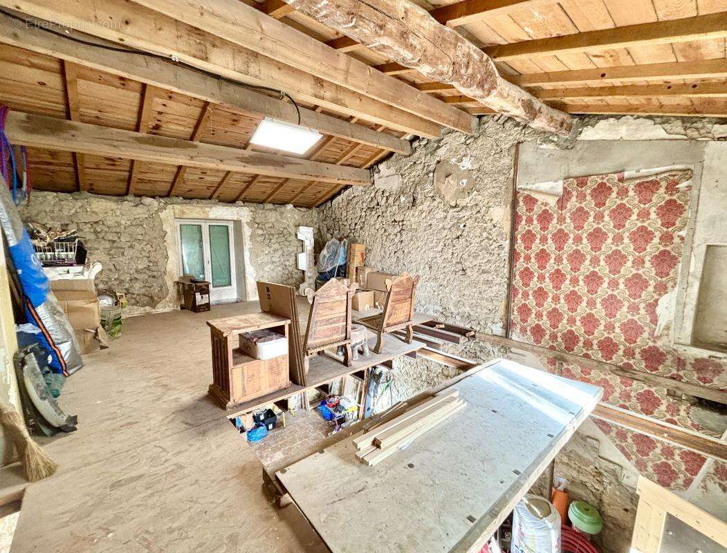 Maison à CUBZAC-LES-PONTS