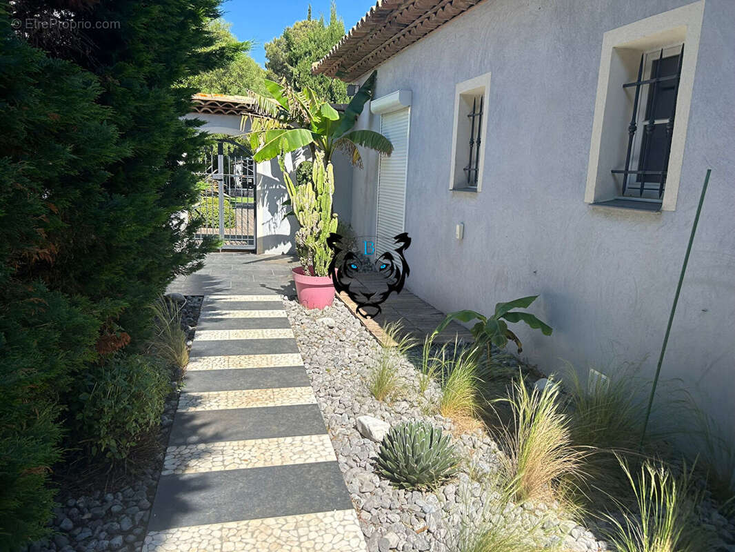 Maison à FREJUS
