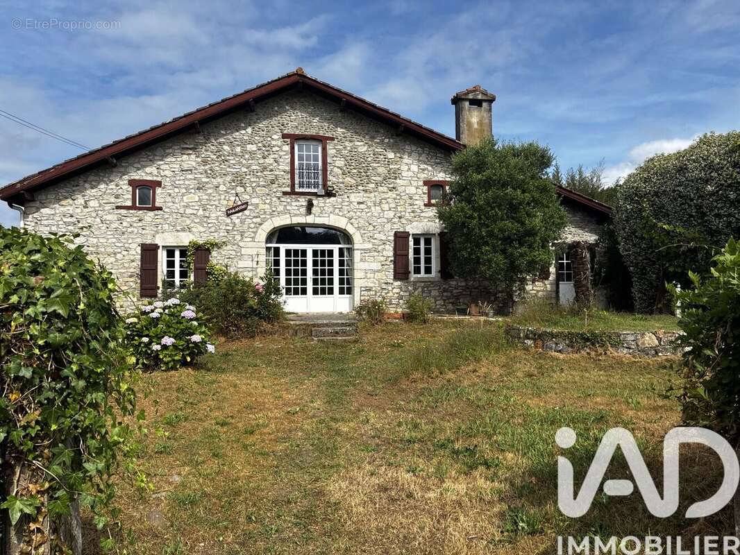 Maison 192 m² à Saint-Etienne-D'orthe  - photo 2