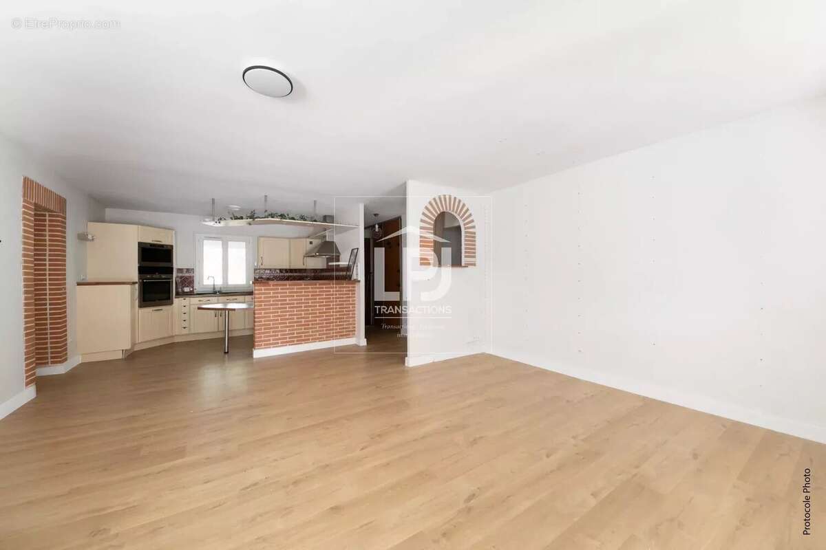 Maison à LA SALVETAT-SAINT-GILLES