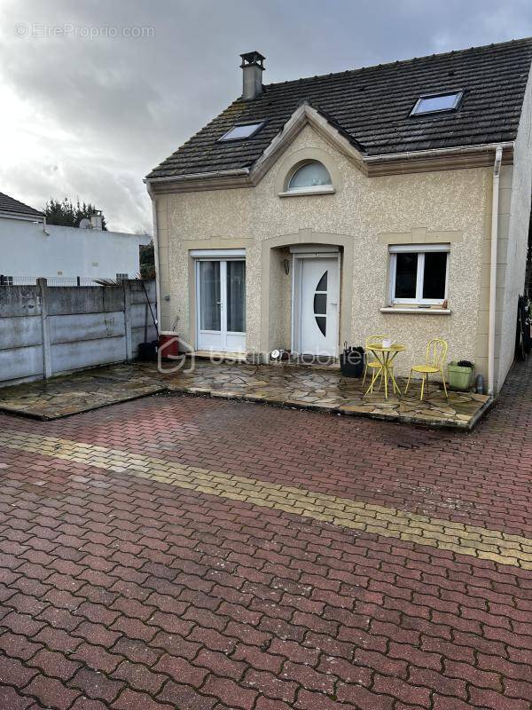 Maison à LE PLESSIS-PATE