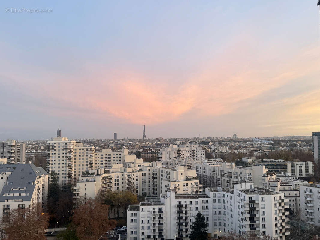 Appartement à COURBEVOIE