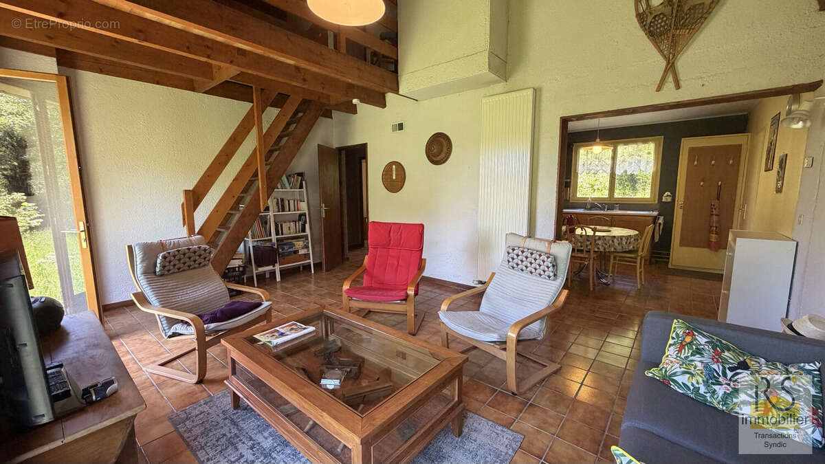 Maison à ARACHES-LA-FRASSE
