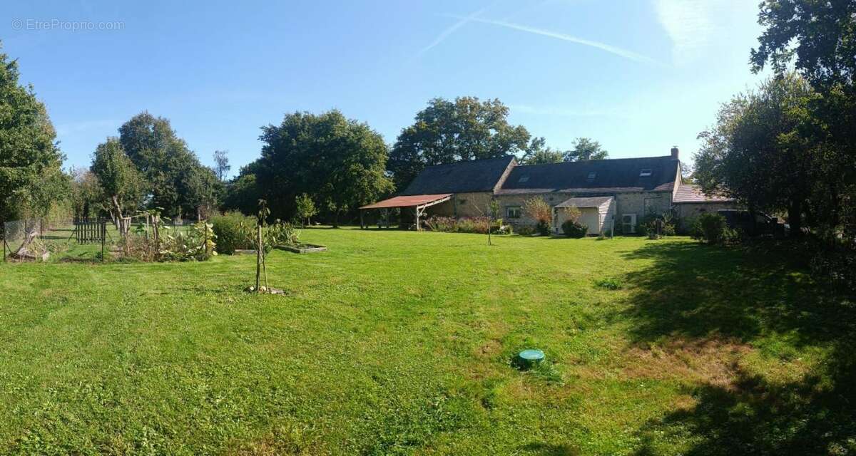 Maison à SAINT-AUBIN-DES-CHATEAUX