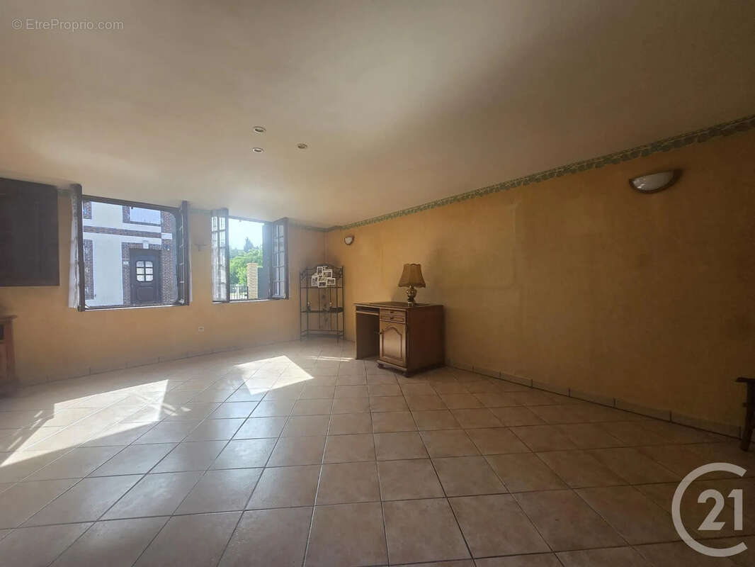 Maison 94 m² à La Neuve-Lyre  - photo 2