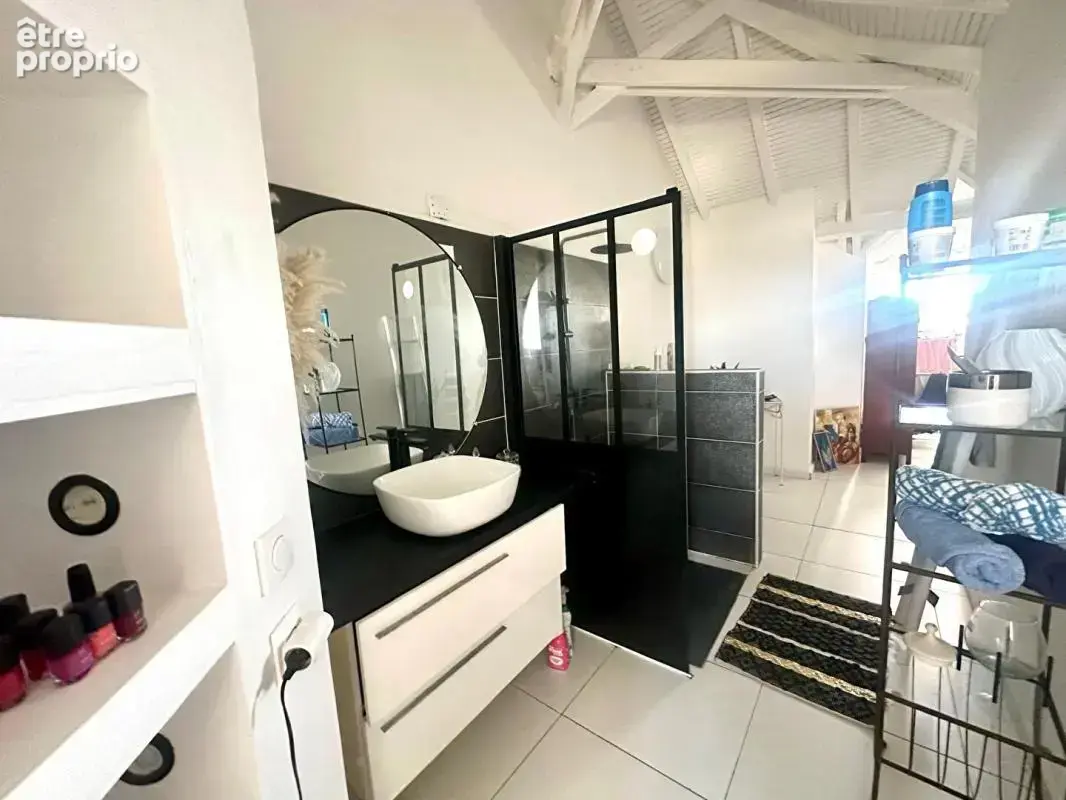DUPLEX T4  - Vue mer Baie Mahault - photo 6