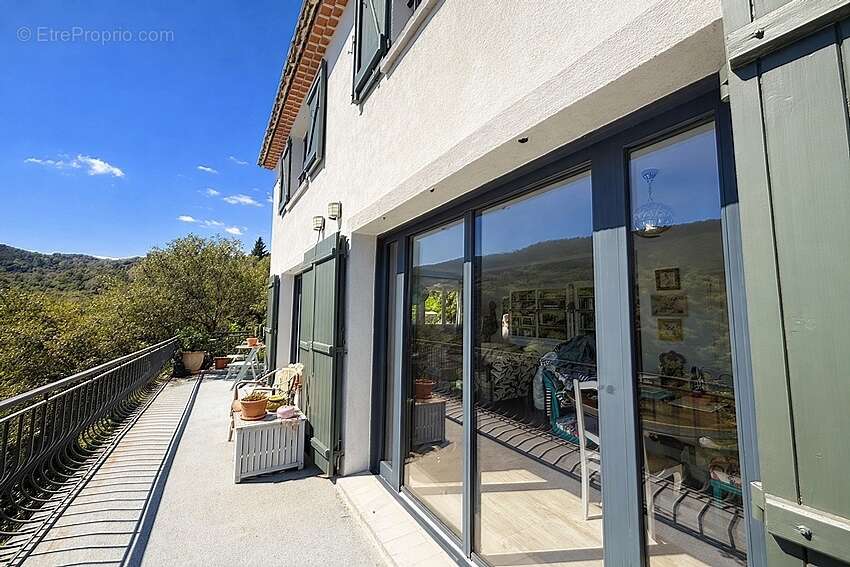 Maison 6 pièces / 130 m² / 519 000 EUR / BARGEMON - photo 3
