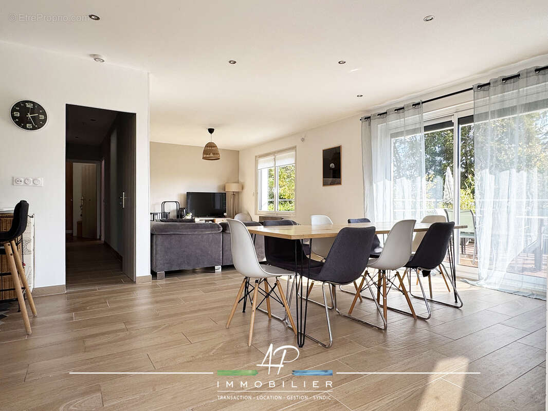 Maison à SAINT-JULIEN