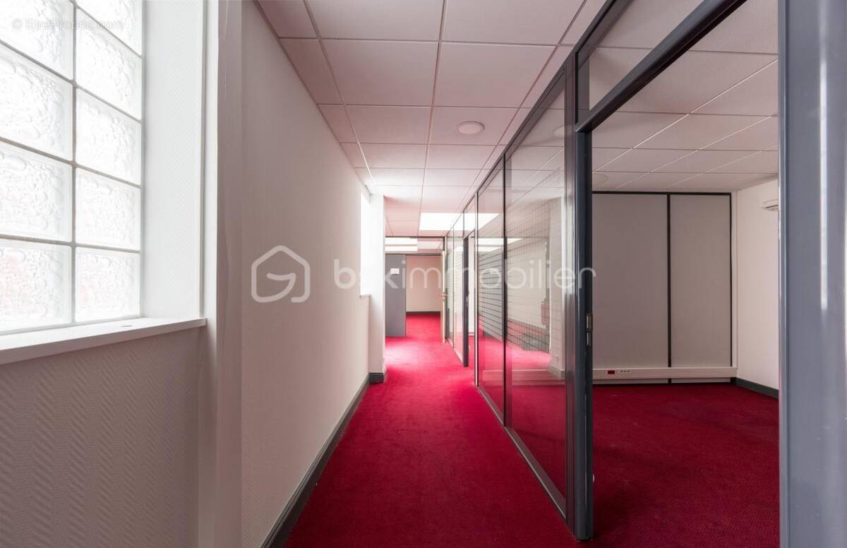 À Vendre – Local commercial / bureaux – 200 m² – Hyper-centre Châteauroux - photo 5