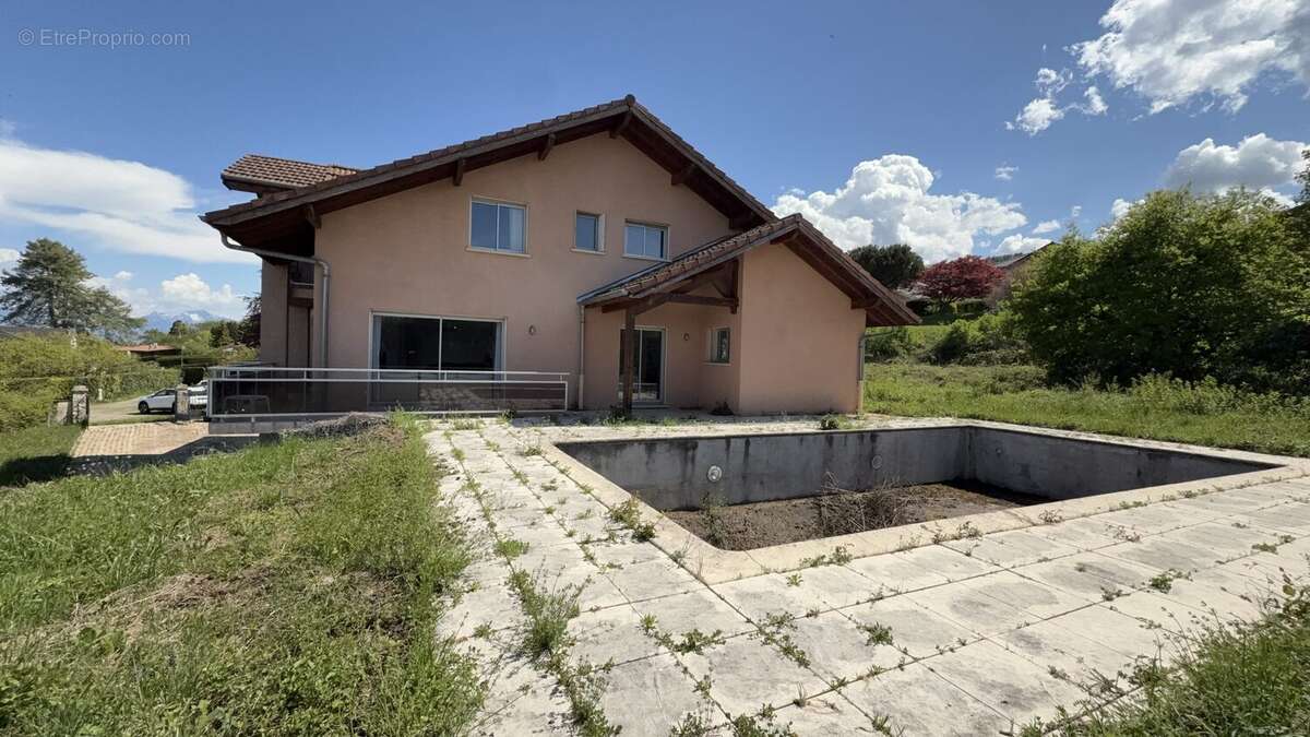 Maison à NEUVECELLE