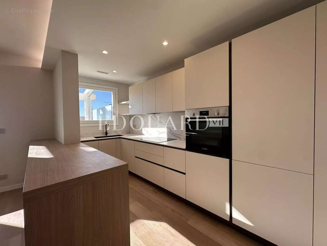 Appartement à ROQUEBRUNE-CAP-MARTIN